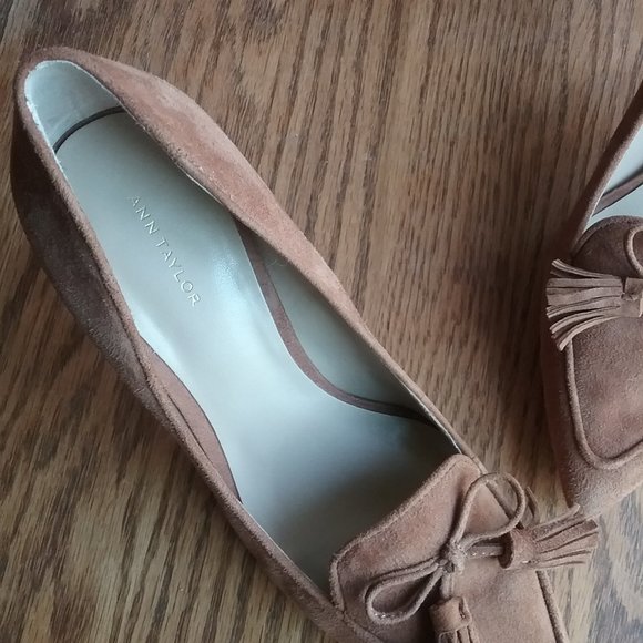 Ann Taylor Aiden Suede Tasseled Loafer Pump Size 7.5 Academia Old Money Office - Picture 9 of 16